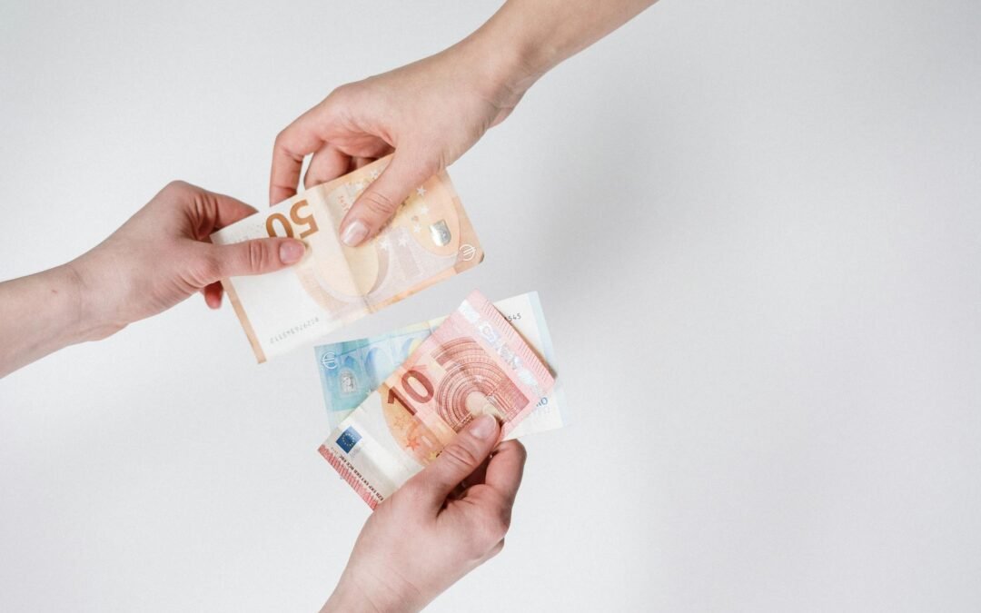 Der finanzielle Fahrplan für den Umzug: Von Mietkaution bis Speditionsrechnung